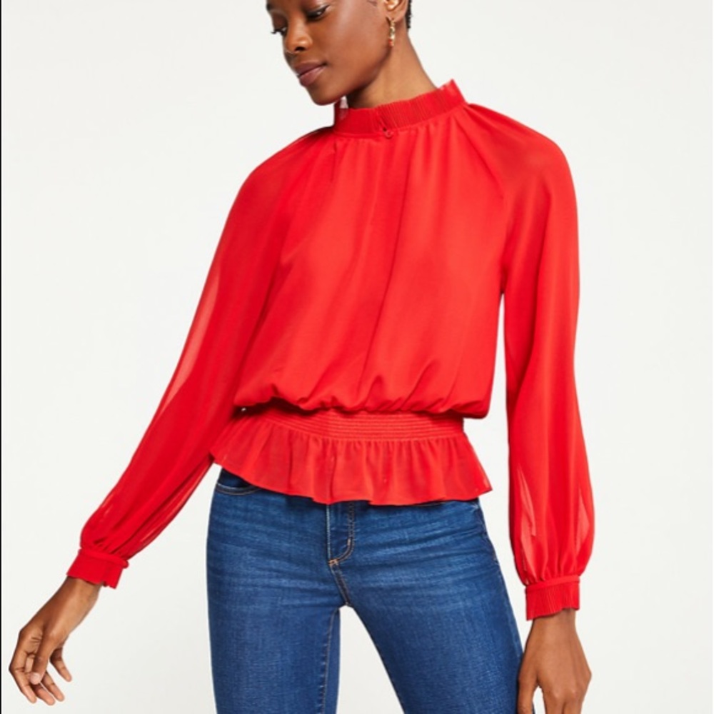 NWT ANN TAYLOR RED PLEATED SMOCKED WAIST TOP L